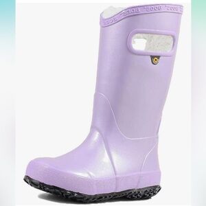 Like New BOGS insulated purple rainboots (kids US size 2)